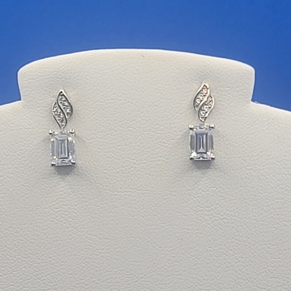 NWT Lustro Stella Premium Cubic Zirconia from Swarovski Stud Earrings - Picture 5 of 12